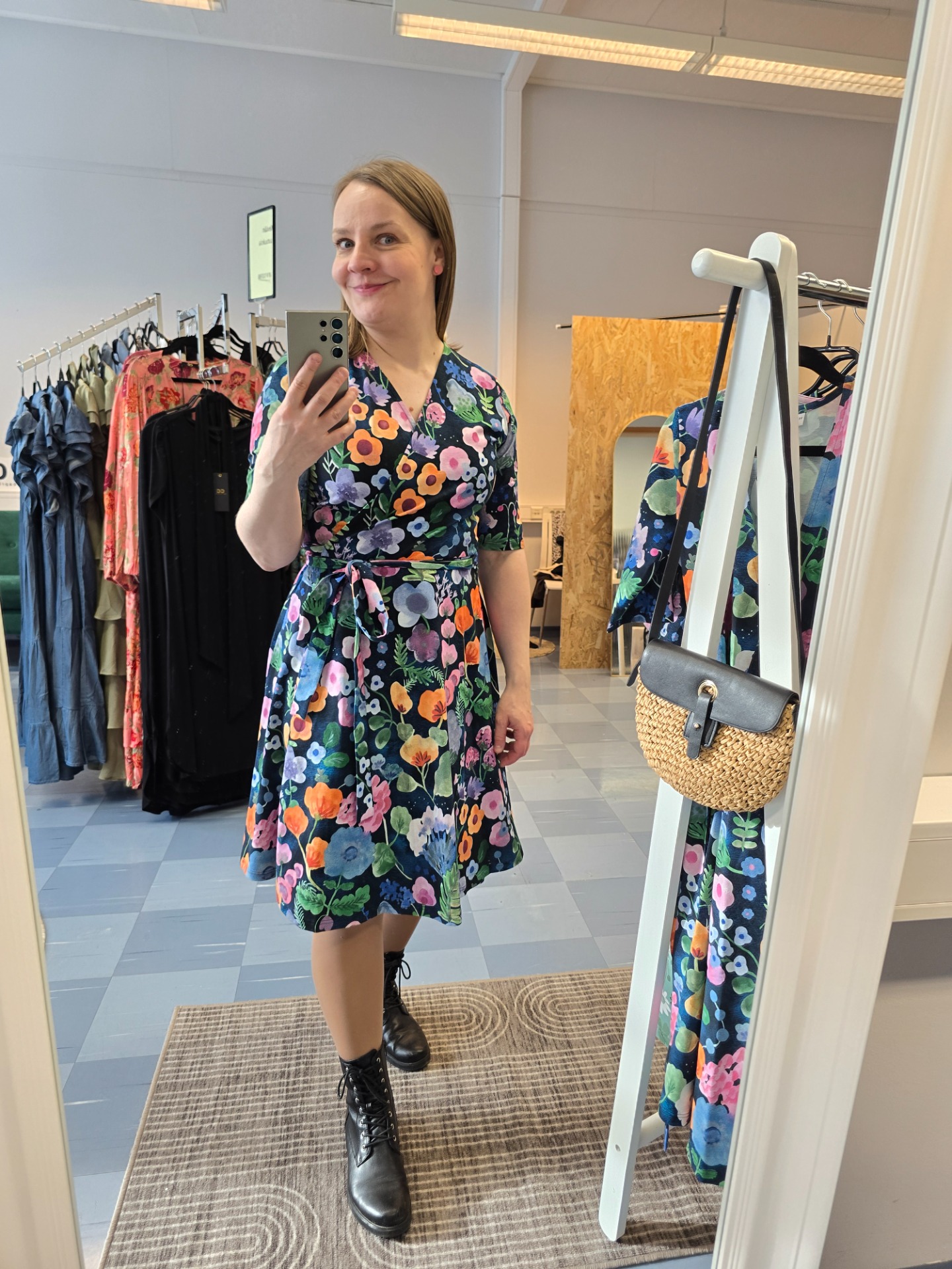 Lydia mekko, Päiväkirja tummansininen 